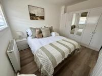 Duneden, 2 bedroom house with parking & gardens - Bed and Breakfast Falkirk