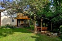 Lakeside holiday villa, private garden - Bed and Breakfast Wierzchowo