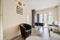 Five-Bedroom Home near Windsor and LEGOLAND, Free Parking - B&B Dorney