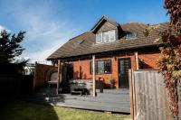 Cameo Cottage – 3-Bedroom Coastal Retreat with Private Hot Tub - Chambres d'hôtes Calshot