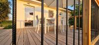 The Cosyvine House - A peaceful private retreat with jacuzzi, sauna, and breathtaking Brda views - Chambres d'hôtes Kozana