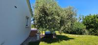 The Cosyvine House - A peaceful private retreat with jacuzzi, sauna, and breathtaking Brda views - B&B Kozana