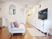 Bright 1BR Apt With Private Backyard - B&B Melbourne