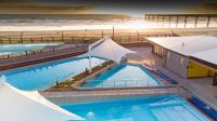 Beachside Stay - Parking, EV Charger & Spa - Chambres d'hôtes Christchurch