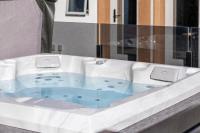 Beachside Stay - Parking, EV Charger & Spa - Chambres d'hôtes Christchurch