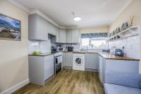 Seaside Flat Moments from Beach - Pass the Keys - B&B East Wittering