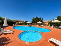 Sweet Home Villa with Shared Pool - B&B Baja Sardinia