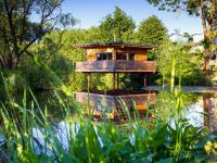 Tiny House über dem Pferdeteich mit Kamin, Fasssauna & großer Terrasse - für Kurzentschlossene - B&B Bühlau