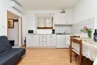 Apartments Ljiljana 2436 - Ferienwohnung Valbandon