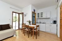 Apartments Ljiljana 2436 - Ferienwohnung Valbandon