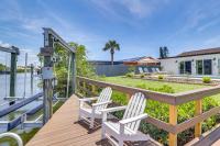 Waterfront Gem w/ Boat Dock, Pool in Apollo Beach - B&B Apollo Beach