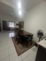 Baiduri House KLIA - Ferienwohnung Kampung Bekok
