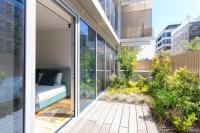Coastal Bliss Stylish 2BR Apartment by LovelyStay - Bed and Breakfast Canidelo