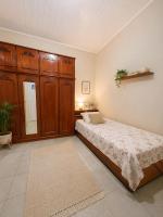 Hospedagem Casa Completa Ótima localização Centro Canindé - B&B Canindé