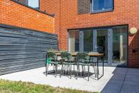 Modern Hove Home w Parking & Garden - B&B Brighton
