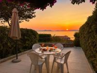 Sunset Three Shared Pool 100m from the Beach - Bed and Breakfast Baja Sardinia