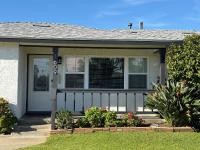 Beachside Bliss Spacious 3BR Retreat, Steps to Ocean - B&B Oceanside