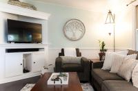 Huddle & Hangout - 3BR House Close to ND - Bed and Breakfast South Bend