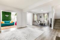 Victory Villa - 5 BR 5 Min From CampusND Living - Bed and Breakfast South Bend