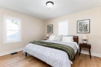 End Zone Escape2BR house 1 mile to ND Stadium! - B&B South Bend