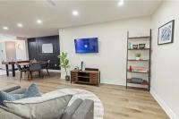 Modern 2 Bedroom Private Suite, Prime Location - Chambres d'hôtes Caledon