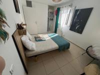Proche Ajaccio, F2 avec terrasse et garage, 4 personnes, animaux admis - B&B Sarrola