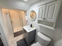 Stylish Private Studio Steps to Lake Ontario - Ferienwohnung Ajax