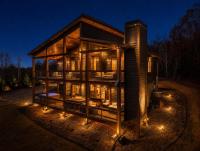 Modern Mountain Cabin, Hot Tub, Fireplaces, Long Range Mtn Views! - B&B Mineral Bluff