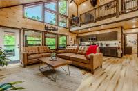 New Build 2B-2B Cabin With HotTub - B&B Sevierville