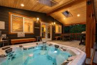 Compass Cabin by NW Comfy Cabins - Bed and Breakfast Leavenworth