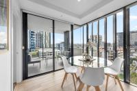 Spacious 2BR Apt on Fish Lane with Pool and Parking! - Ferienwohnung Brisbane