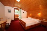 One-Bedroom Apartment with Balcony - 06