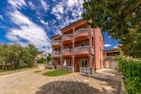 Pool Apartments Novi Vinodolski - B&B Novi Vinodolski