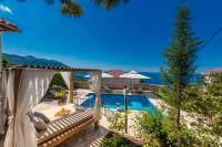 Villa Platanus with Private Pool & Sea View - Bed and Breakfast Mlini