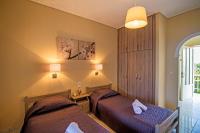Kondarini's Sea View Studios - Close to the beach, by ZanteWize - B&B