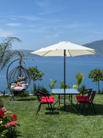 Sebi's Chalet with Sea View - B&B Vlore