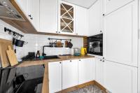 Praga Apt - 57m2, Parking, Balcony - by Rentujemy - B&B Warsaw