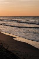 Coastal Retreat at Ocean Isle Beach 1 mile to Sunset Beach with Fire Pit and Spacious 4Bedroom - Chambres d'hôtes Ocean Isle Beach