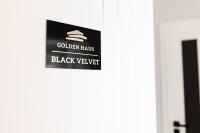 GOLDEN HAUS Opole - Black Velvet & Dark Elegance - Chambres d'hôtes Opole