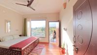 Aahista Stays- Mountain view homestay - B&B Bāri