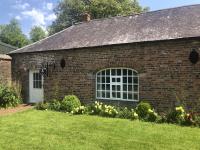 Wells House & Gardens Self Catering The Mill Accessible Cottage Sleep 6 - Chambres d'hôtes Wexford