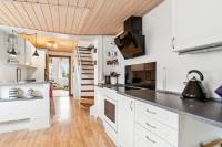 Cozy Holiday Home With Lots Of Charm - Ferienwohnung Åkirkeby
