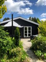 Family Holiday Home With Water Park Access - B&B Oksbøl