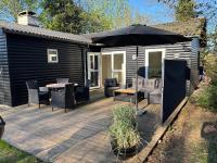 Bright Holiday Home In Green Surroundings - B&B Vejby