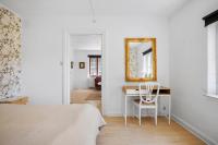 Bright Modern Holiday Home Near Hindemae - Chambres d'hôtes Ullerslev