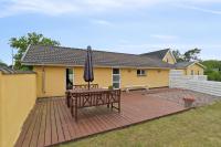 Apartment In Snogebæk Near The Beach - B&B Nexø