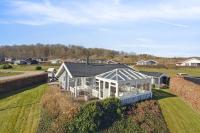 Lovely Summer House With Sea View - B&B Sjølund