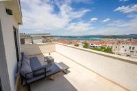 BLIK Sea view family apartment - B&B Murter