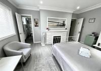 Bright&Modern Space Perfect for couple and Family Step to public transit in Toronto - Chambres d'hôtes Toronto