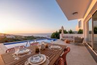 Sunny Ocean View Villa - Calma - Bed and Breakfast Estreito da Calheta